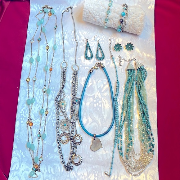 Jewelry - Teal Colored Jewelry Set
